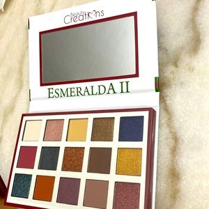 Esmeralda by Beauty Creations eyeshadow palette